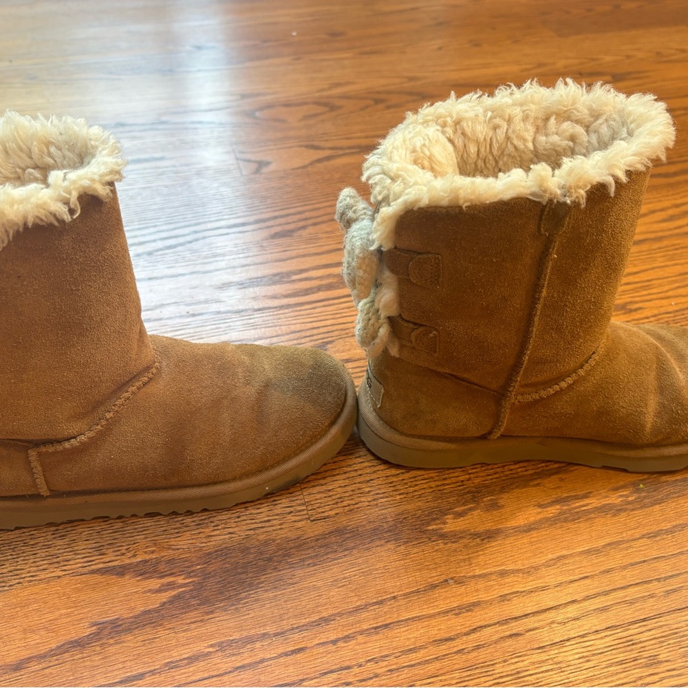 Uggs size 4